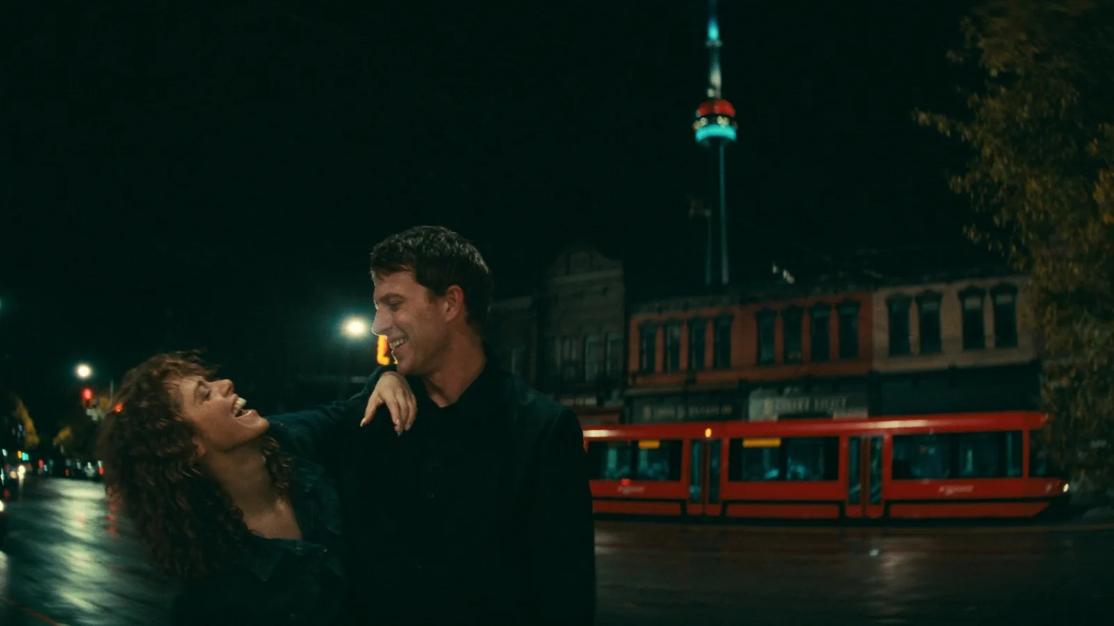 Dating in Toronto: Hookups, Apps and Where Locals Meet (2026)